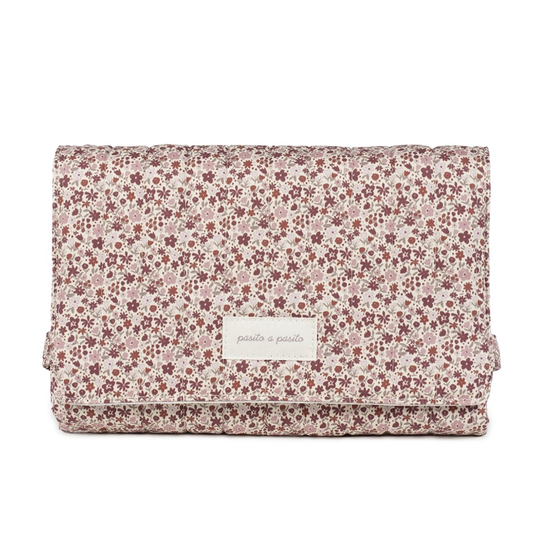Muda Fraldas Cherry Flores Bordeaux da Pasito a Pasito 1