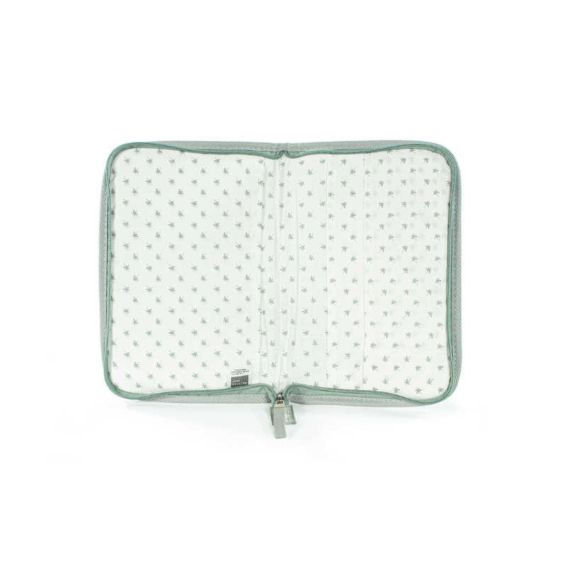Porta documentos verde Remy da Walking Mum 3